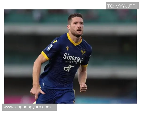 场下魅力四射的足球明星们展现不一样的风采与生活